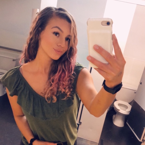 Meet your Posher, Emma - Picture 3 of 6